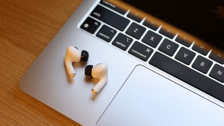 換副泡棉耳塞就能救音質?Engadget編輯實測AirPods Pro 2的簡單升級