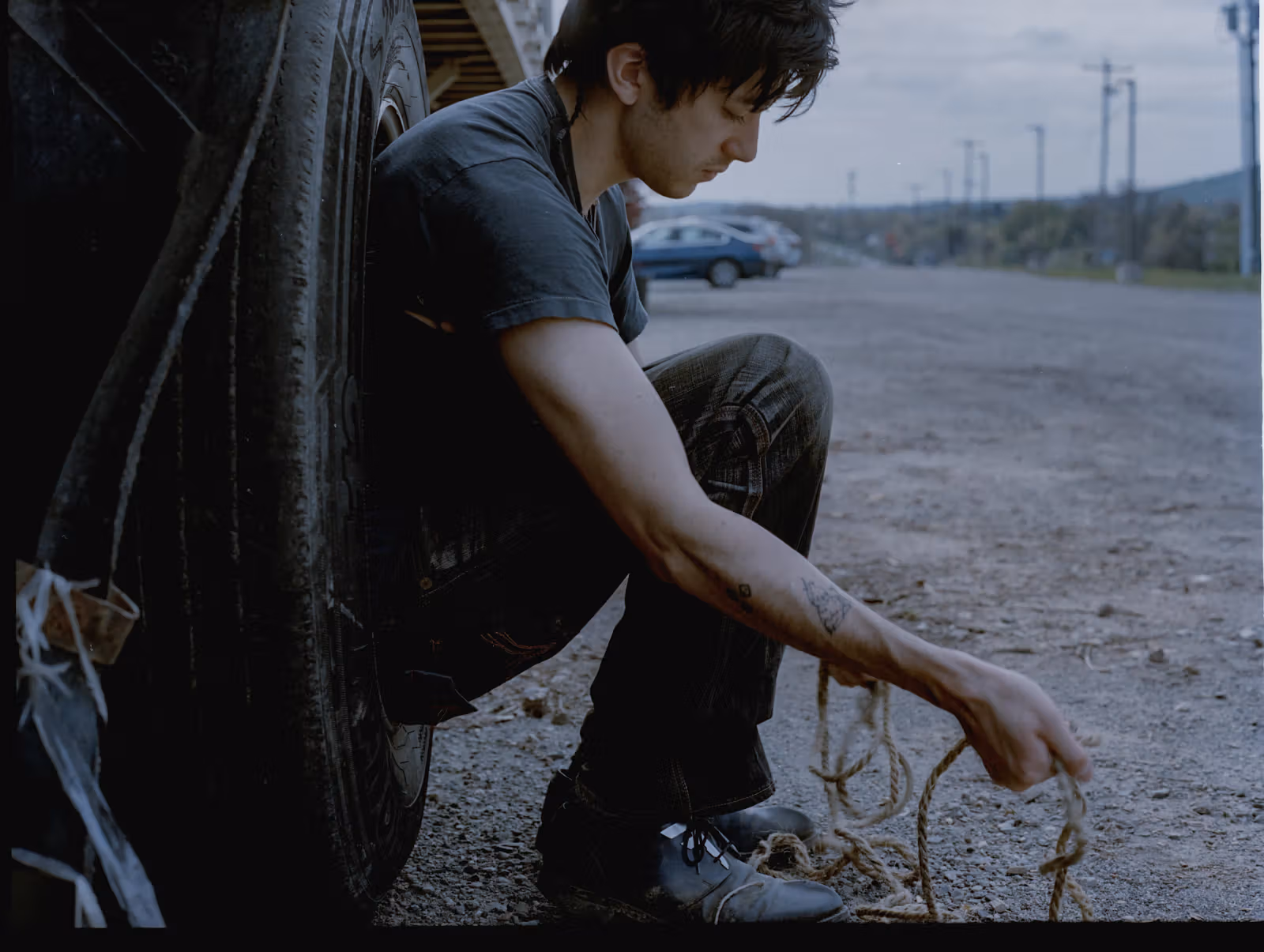 James Ivy推翻15首demo，在倫敦錄音室裡寫出搖滾debut《The Seams》