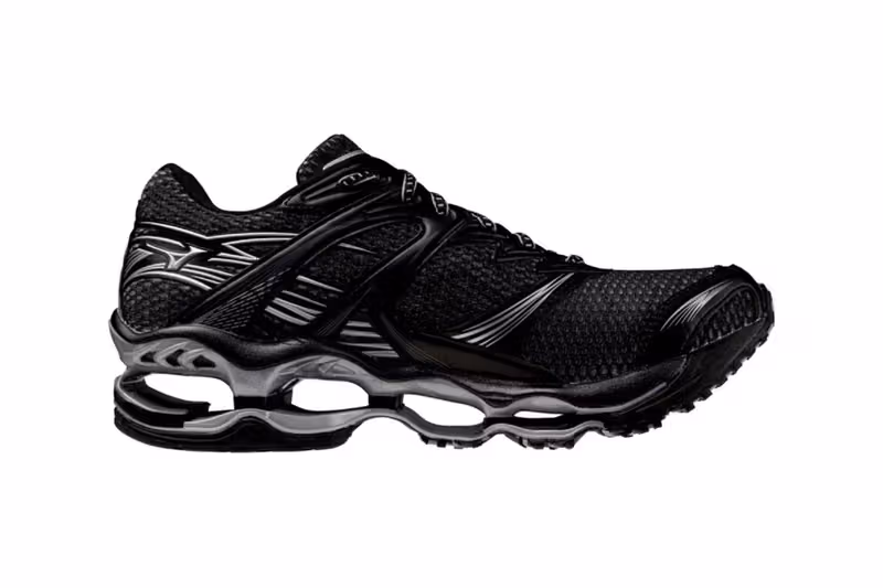 Mizuno WAVE PROPHECY 1 復刻黑化,2011年的未來感鞋型換上隱形装扮