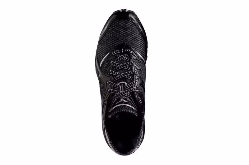 Mizuno WAVE PROPHECY 1 復刻黑化,2011年的未來感鞋型換上隱形装扮