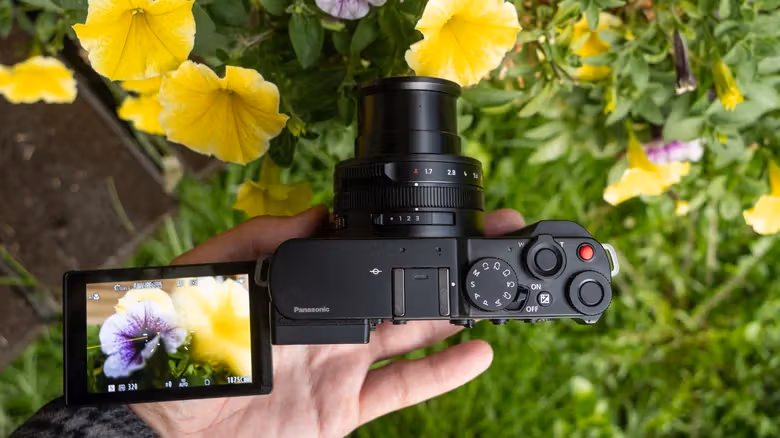 Panasonic Lumix L10評測:定焦當道的復古熱潮裡,它選擇裝上變焦鏡