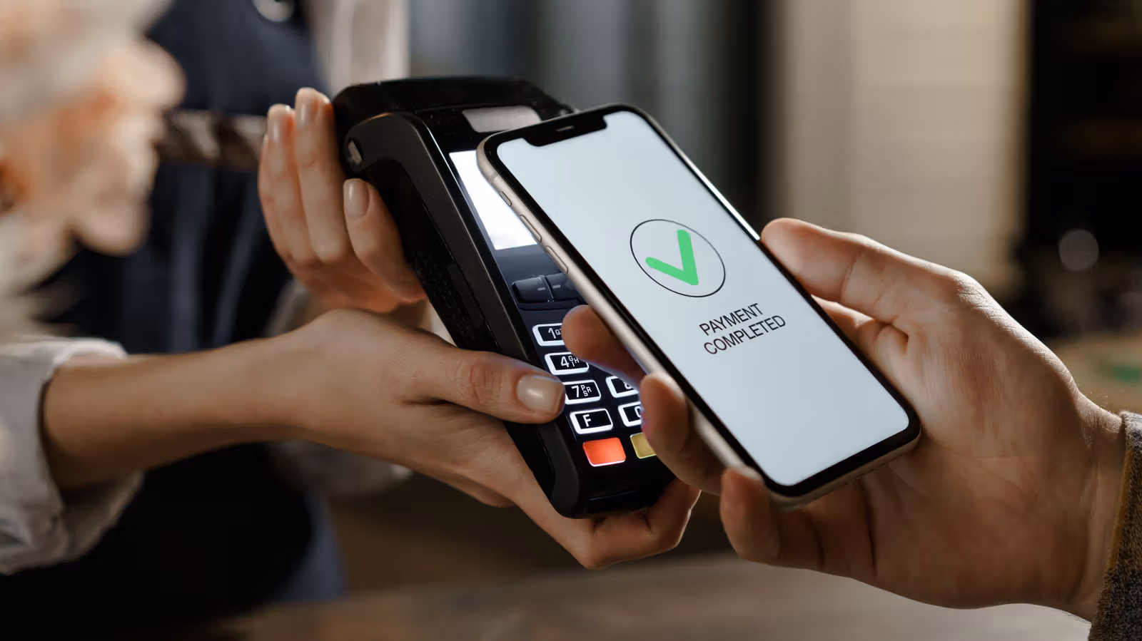 手機一旦不見,數位錢包要在幾分鐘內鎖死:Android 與 iPhone 實際做法