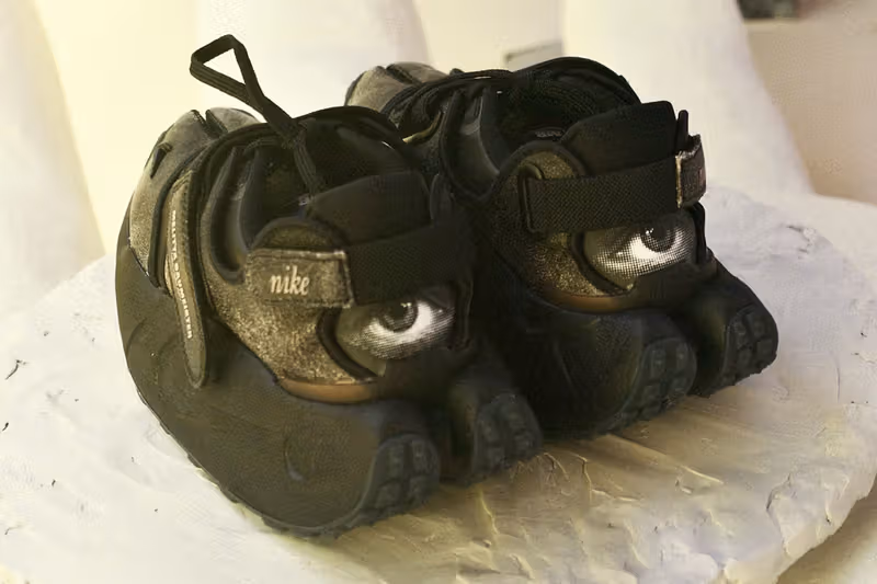 Melitta Baumeister 把 Nike Rift 拆成怪誕雕塑，厚底 Rocker 鞋跟藏了一雙眼睛