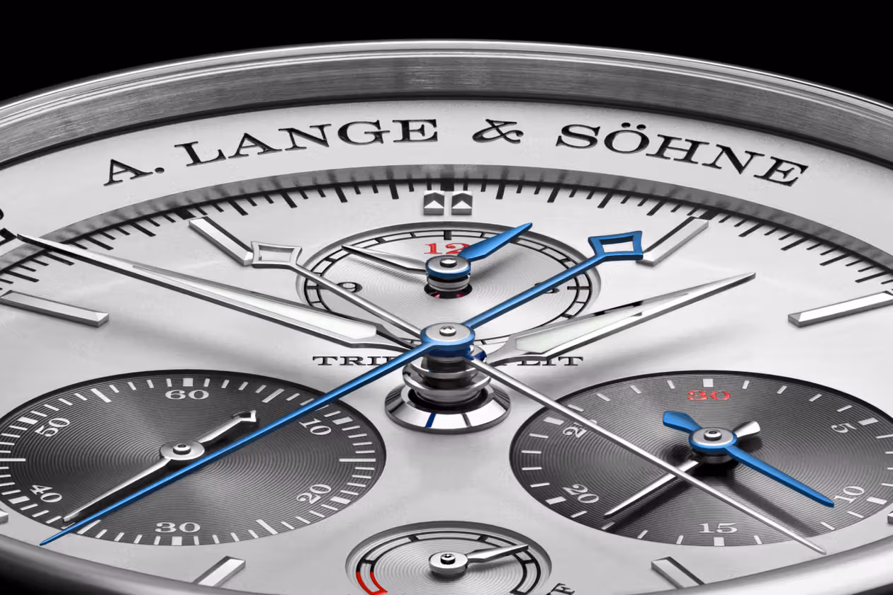 A. Lange & Söhne 新作两极:1815 UP/DOWN 蓝盘克制,TRIPLE SPLIT 白金复杂