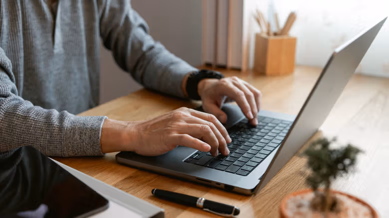 How Long Should Your Laptop Battery Really Last? Check Your Category First, Then Talk Longevity