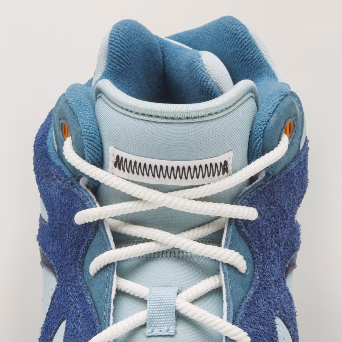 Bad Bunny x adidas BadBo 1.0 "Night Navy" กำหนดวางจำหน่ายกันยายน 2026 โทนสีน้ำเงินเข้มคารวะเปอร์โตริโก