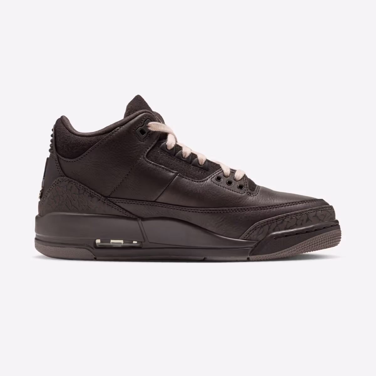 Air Jordan 3 WMNS "Fireside" เตรียมวางจำหน่ายตุลาคมนี้ โทนสีน้ำตาลช็อกโกแลตจับกระแสบรรยากาศฤดูใบไม้ร่วง