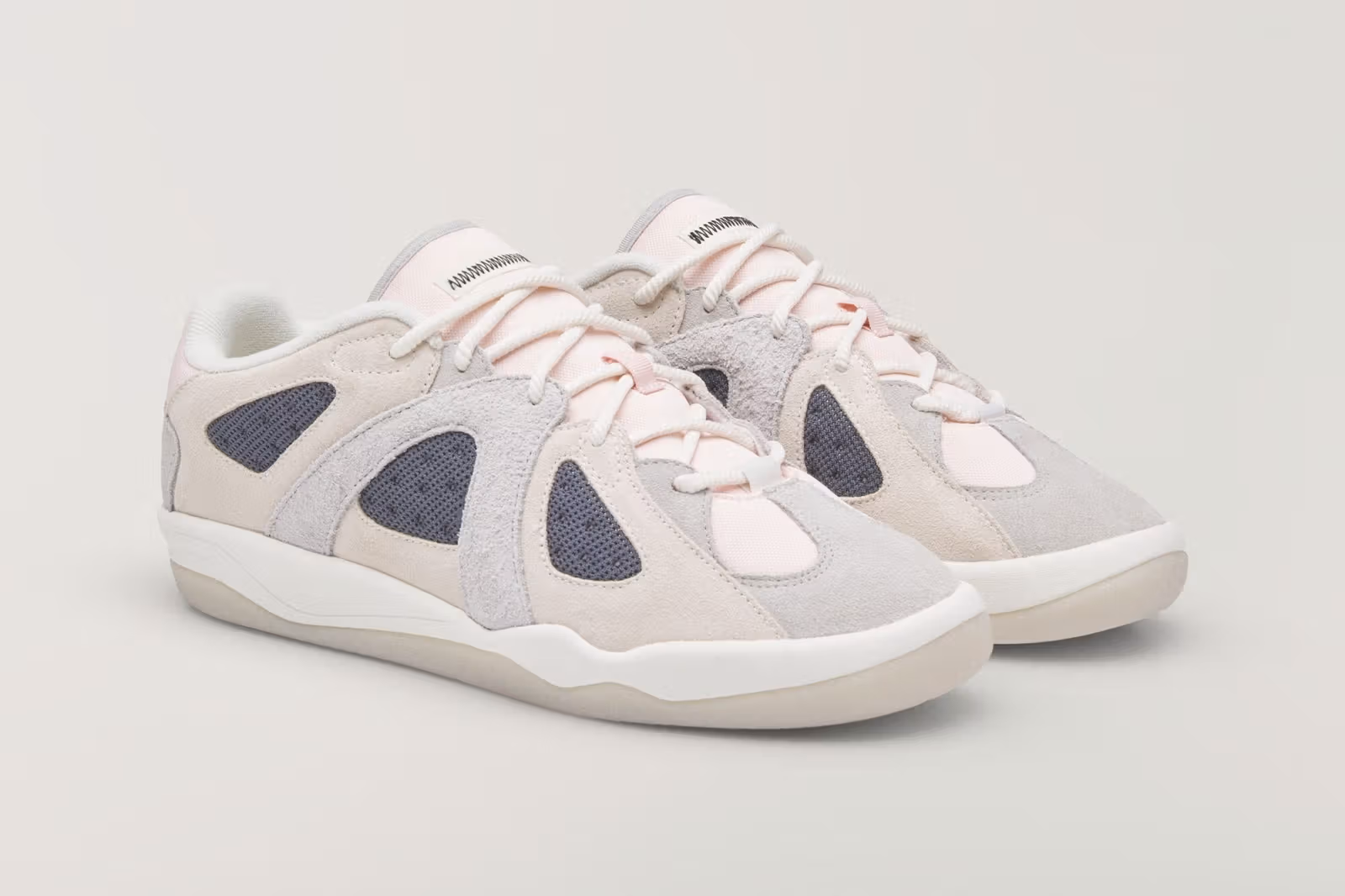 Bad Bunny x adidas BadBo 1.1「Chalk White」9月26日發售,同日還有一雙更貴的1.0