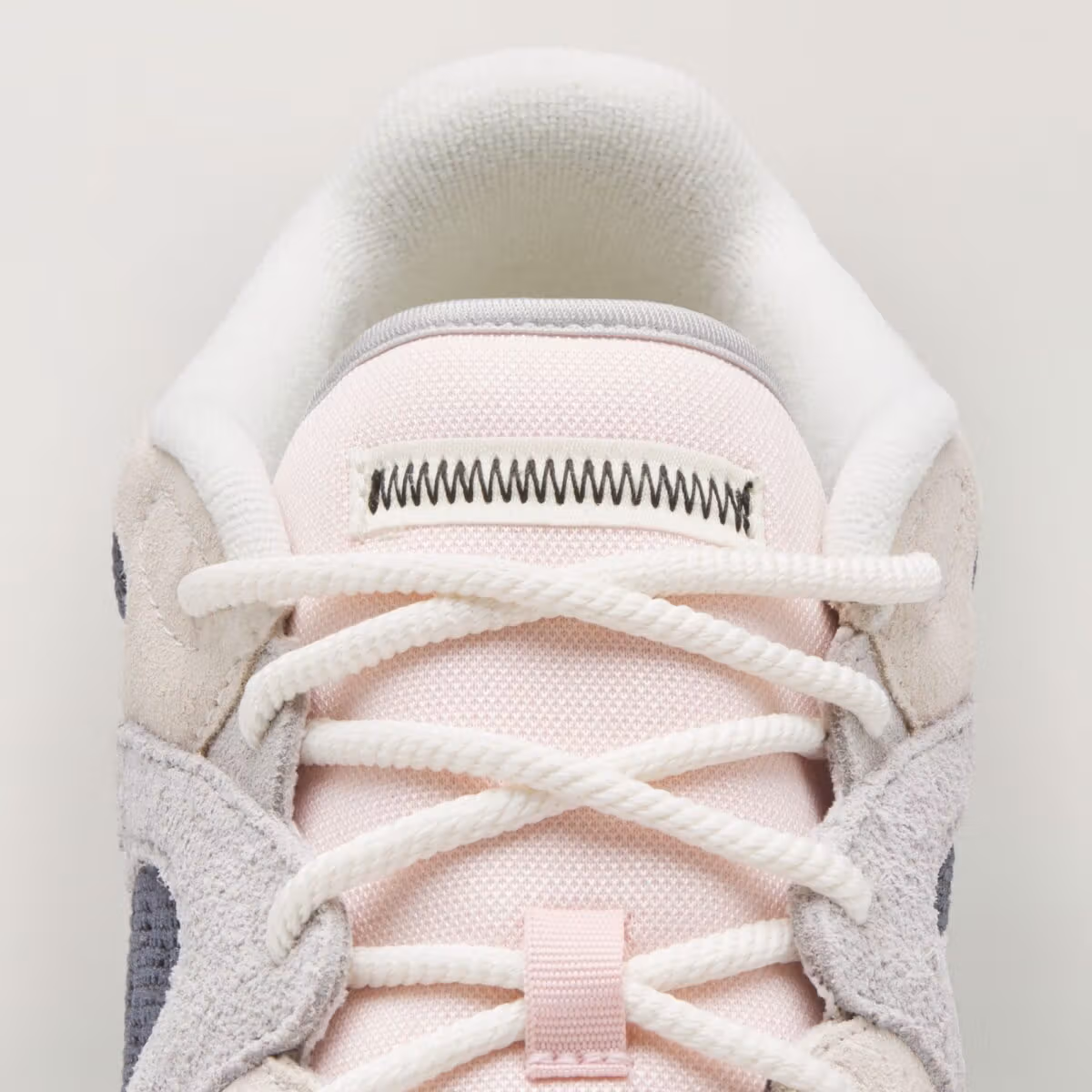 Bad Bunny x adidas BadBo 1.1「Chalk White」9月26日發售,同日還有一雙更貴的1.0