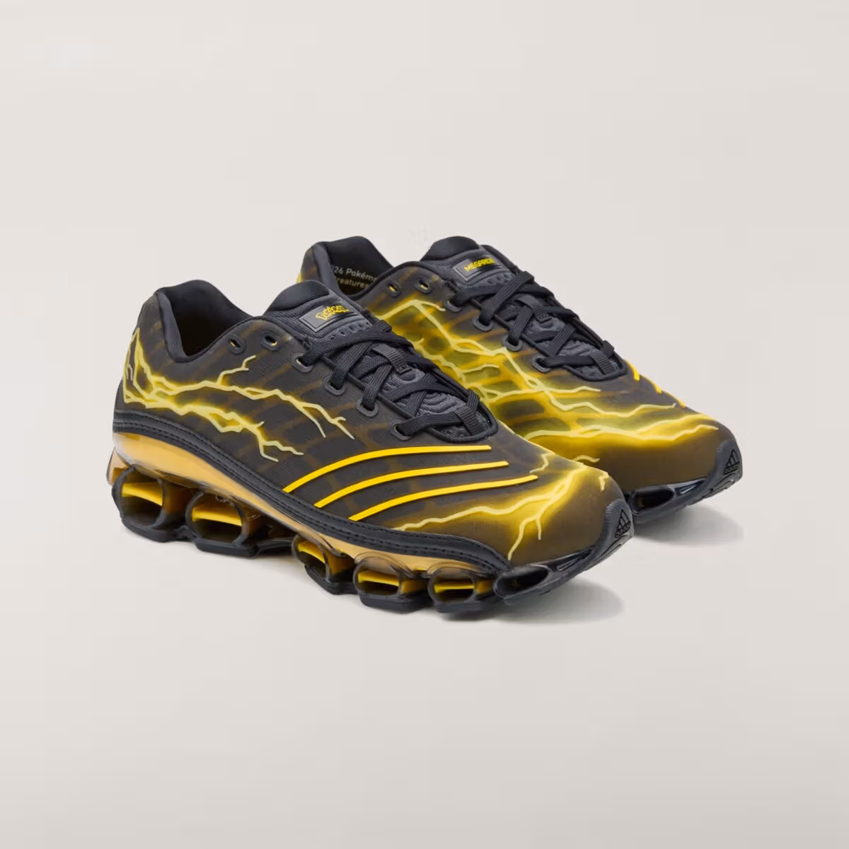 Pokémon x adidas Megaride F50「Pikachu」黑色現身,30週年聯名不走黃色路線