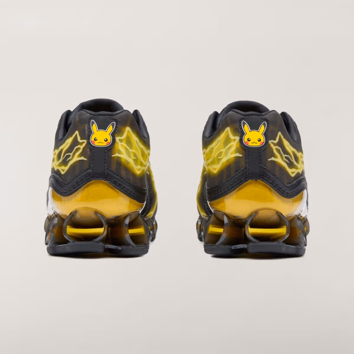 Pokémon x adidas Megaride F50「Pikachu」黑色現身,30週年聯名不走黃色路線