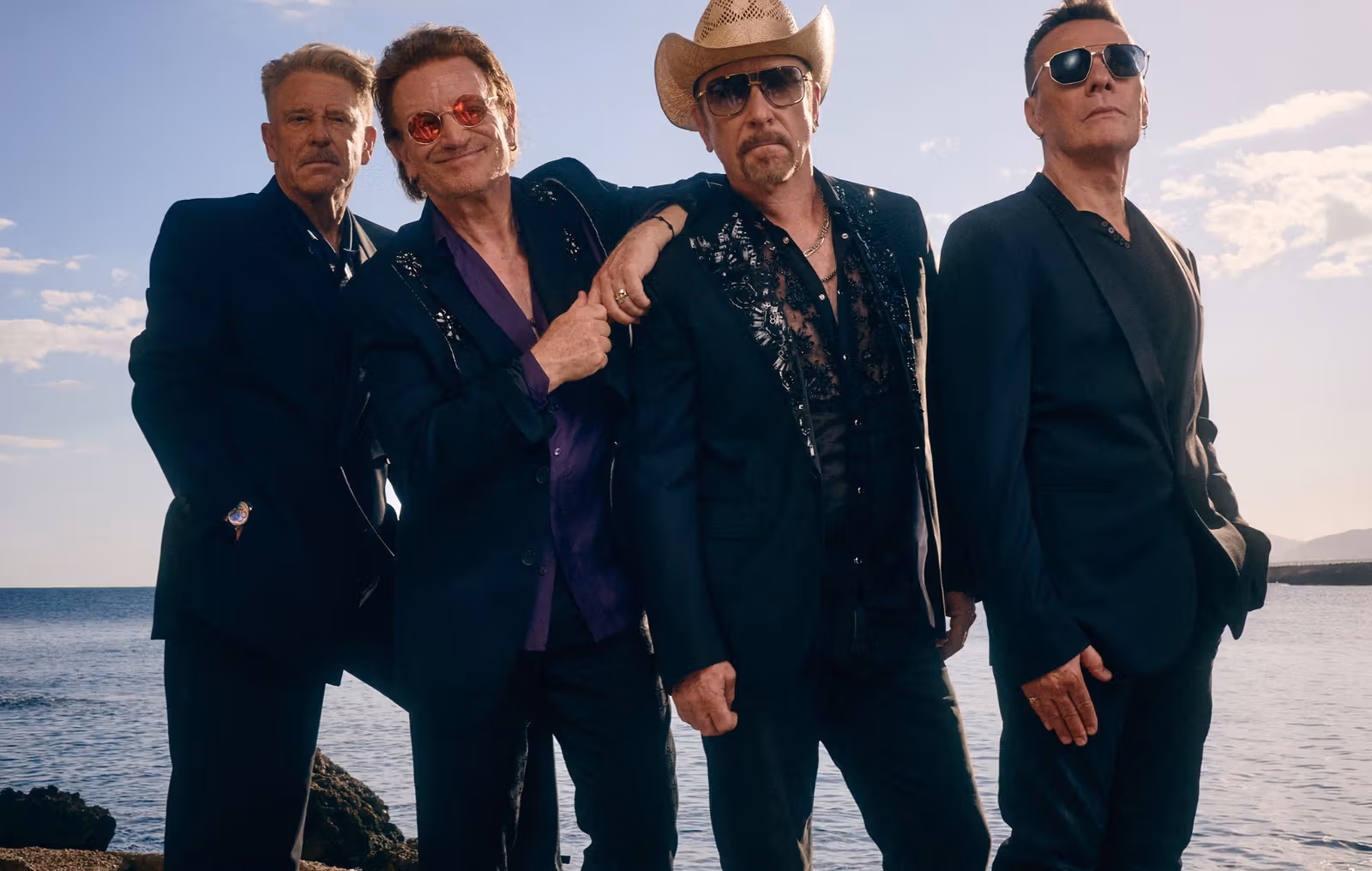 U2 새 앨범 《Carnaval De Luz》에 Dolly Parton 마지막 녹음 수록, 11월 13일 발매
