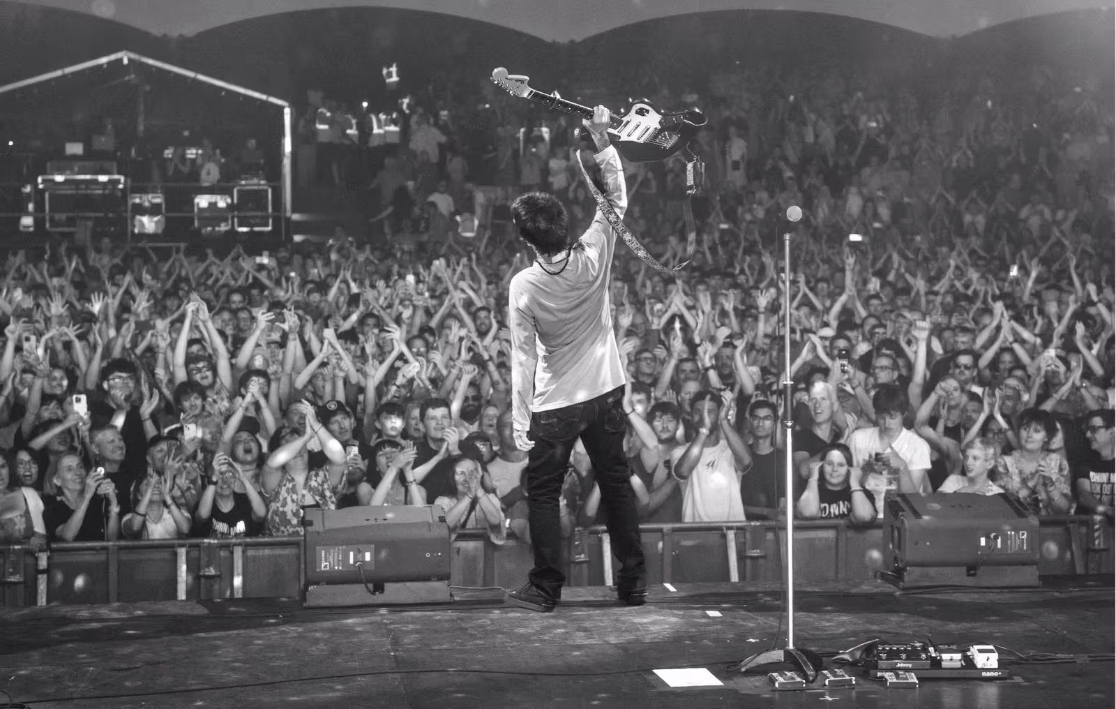 Johnny Marr Talks New Album 'The Age Of Everything': The Case for Touring Songs Before Recording Them