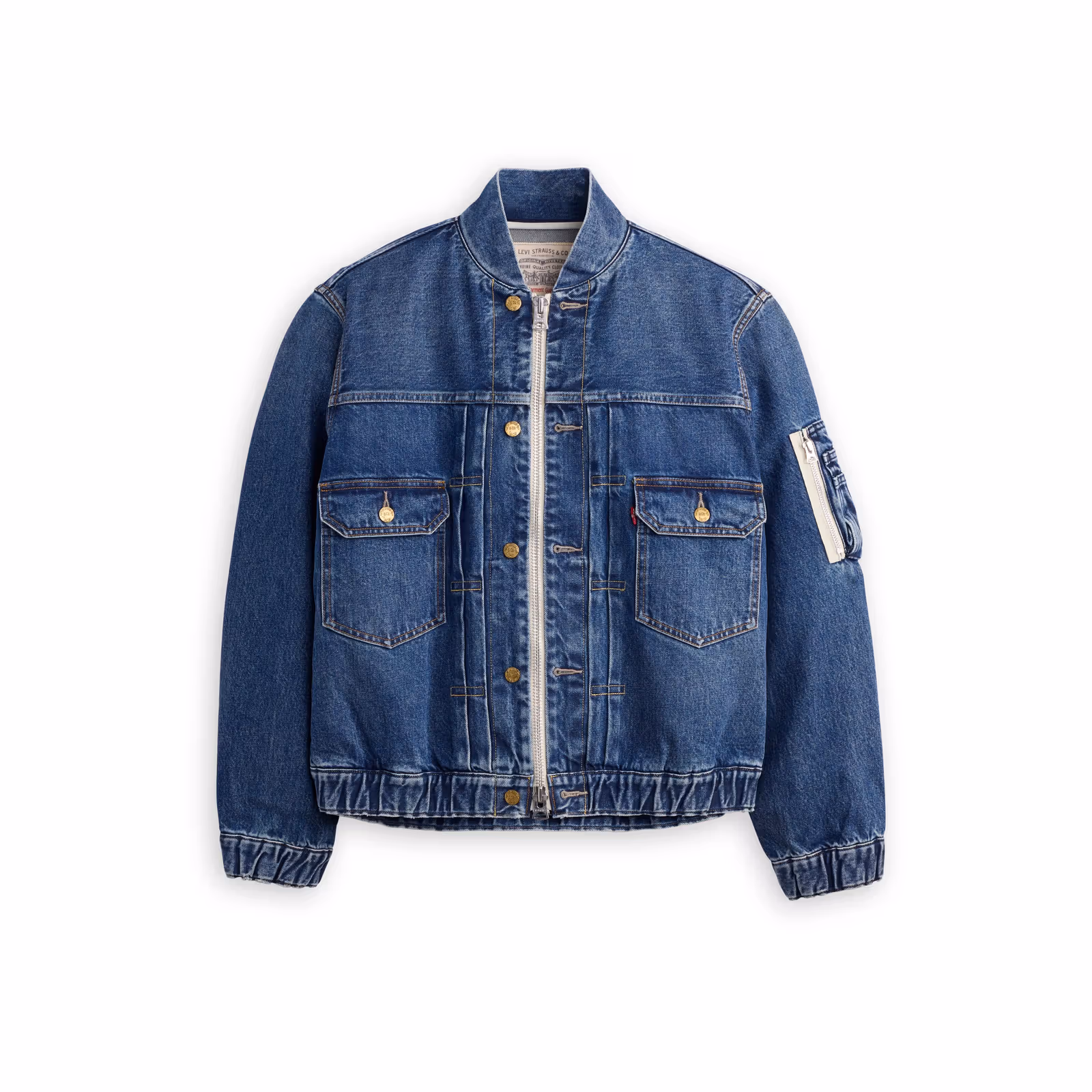 Levi's x sacai 三度联名:这次不换布料,阿部千登势把版型拆解得更深