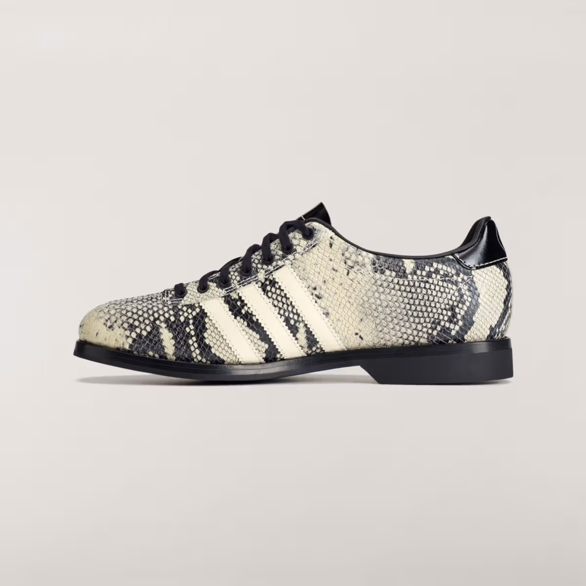Brain Dead x adidas Samba Bowling「Snakeskin」、三本線スニーカーが蛇柄を纏う