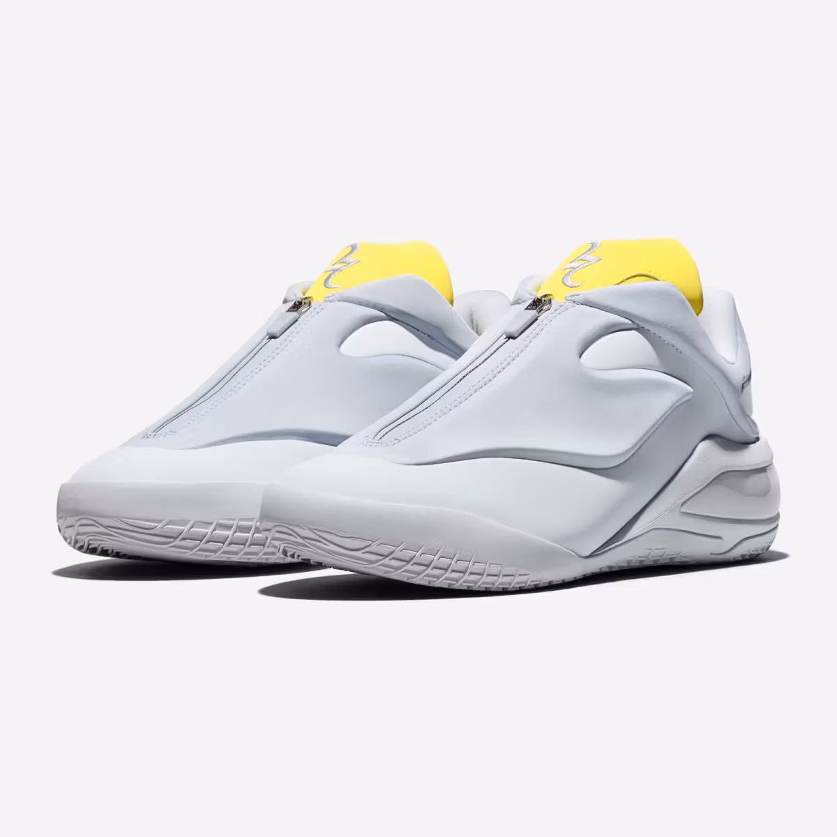 Converse SHAI 001 Shroud「Spark」が登場:グレーの外殻の下に潜むDream Yellow