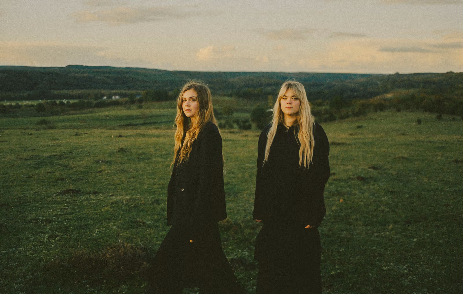 First Aid Kit 公布 2027 英伦巡演:一趟从 2008 年翻回现在的家族旅程