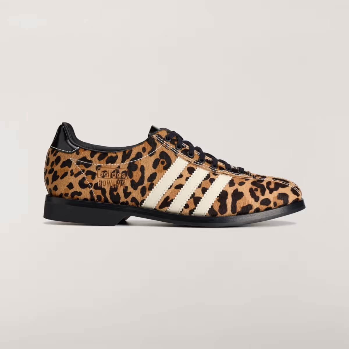 Brain Dead x adidas Samba Bowling "Cheetah", 퍼 소재 갑피에 볼링 컬러 조합