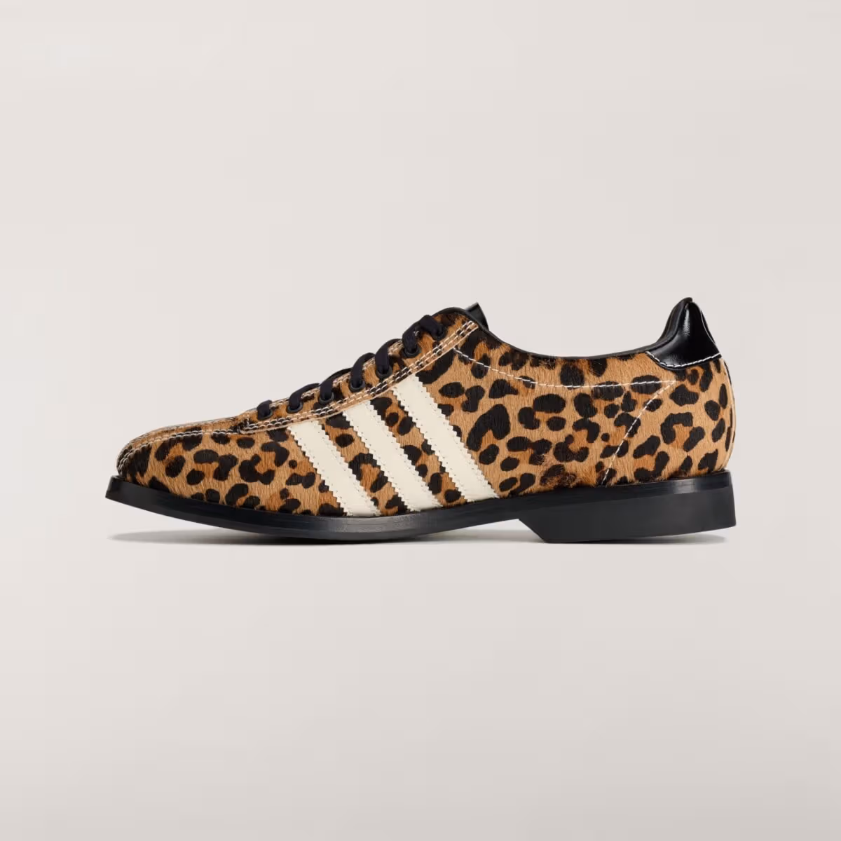 Brain Dead x adidas Samba Bowling "Cheetah", 퍼 소재 갑피에 볼링 컬러 조합