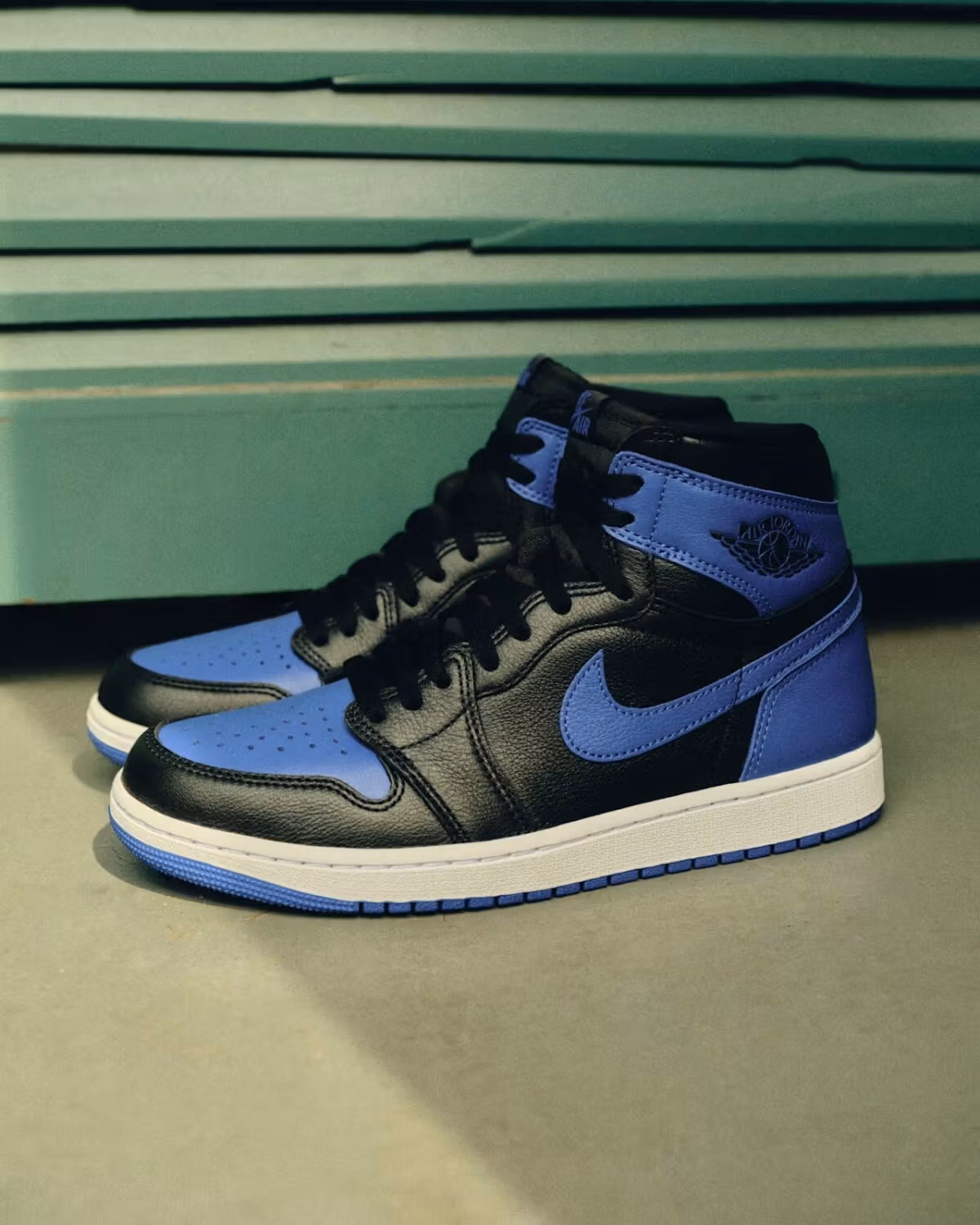 9年ぶり復活、Air Jordan 1 Royalがついに純正レザーに回帰