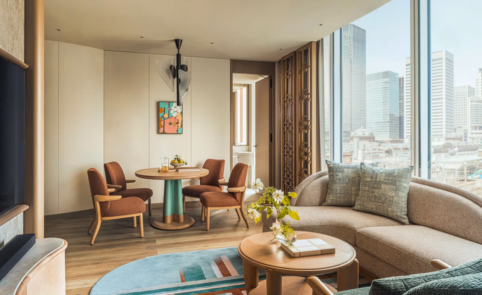 โรงแรม Four Seasons โตเกียว มารุโนะอุจิ เปิดใหม่หลังปรับปรุง: อองเดร ฟู ออกแบบห้องพักใหม่ 57 ห้อง