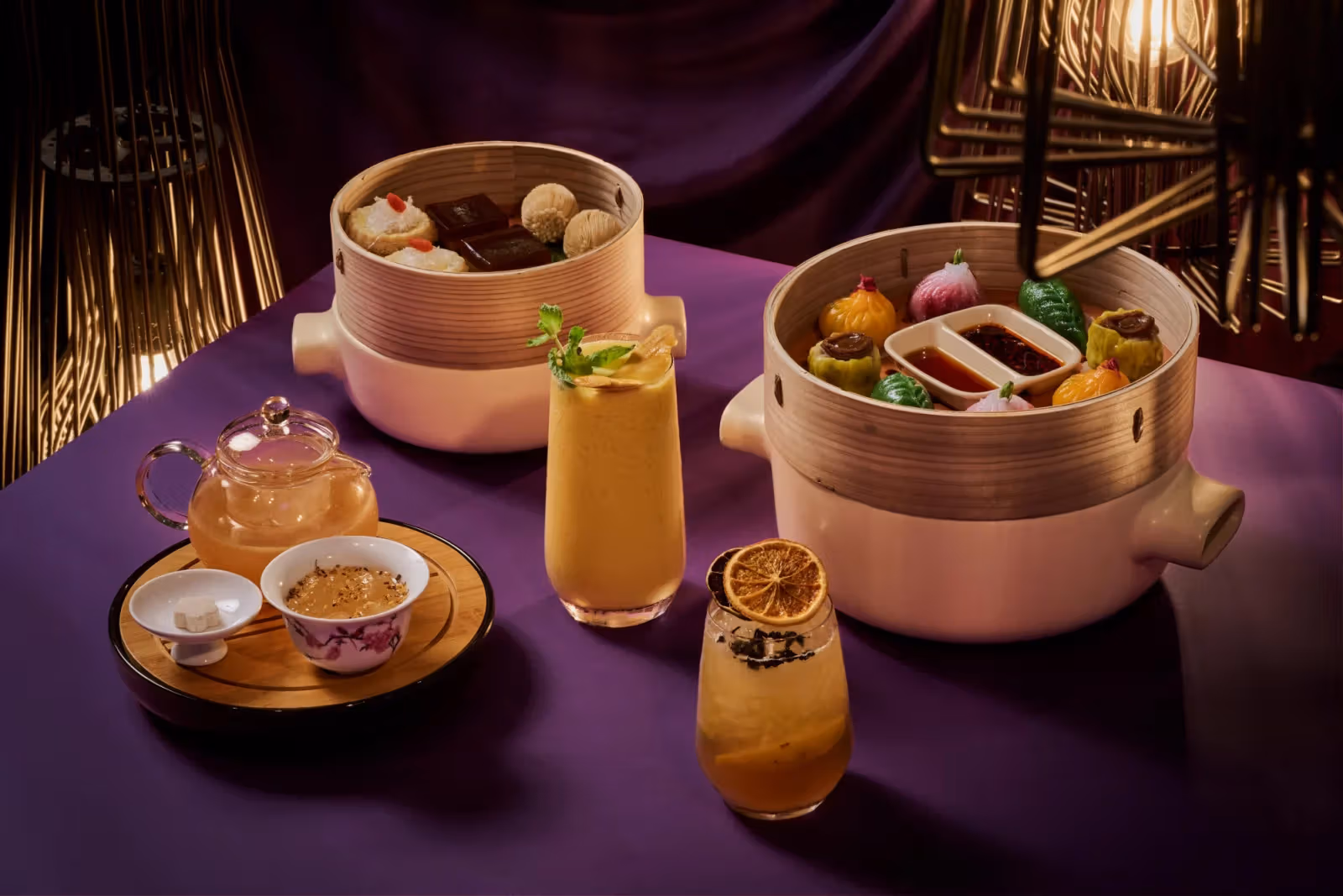 เมนูติ่มซำซิกเนเจอร์ของร้าน Yen จัดวางในพื้นที่บาร์