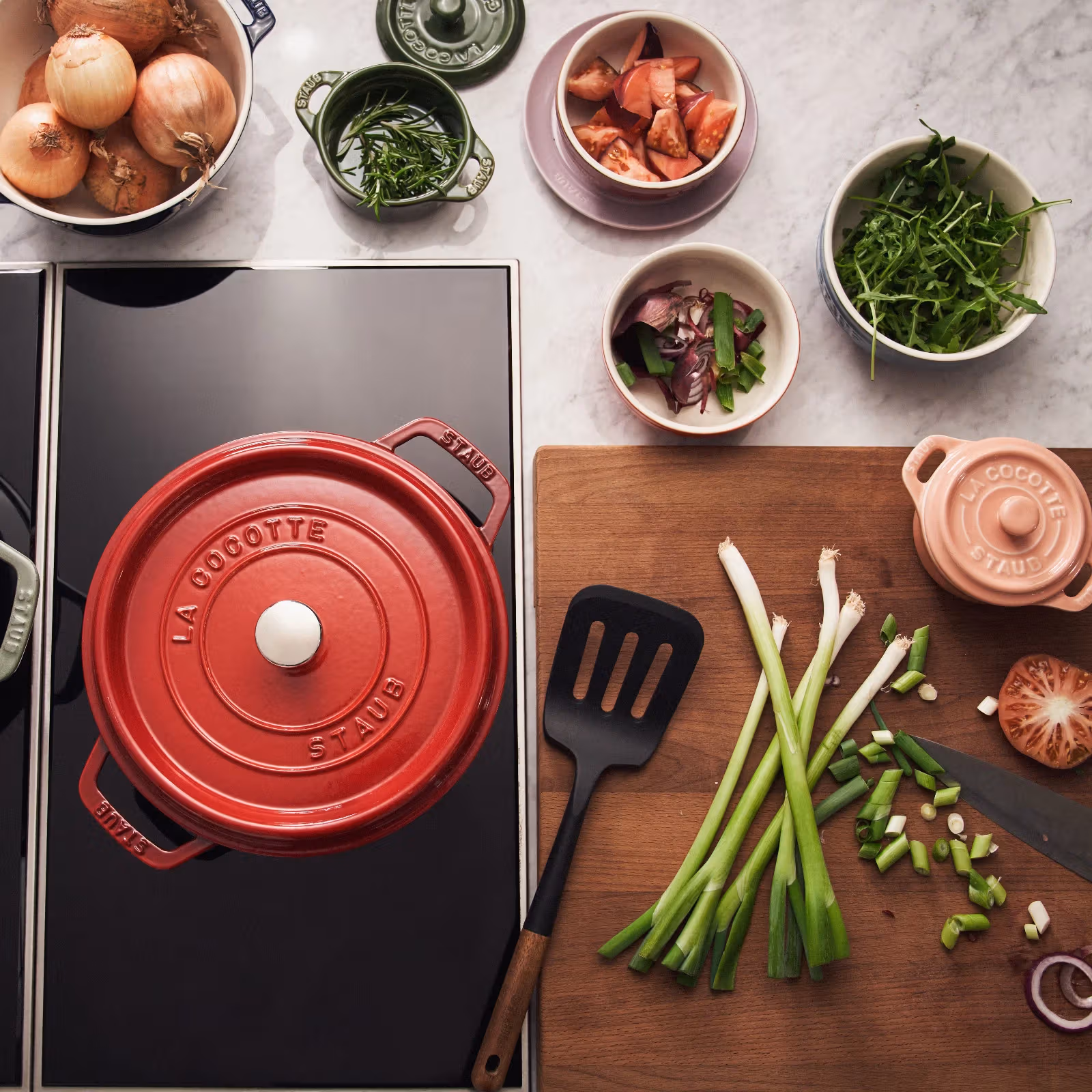 STAUB鋳物ホーロー鍋の商品画像
