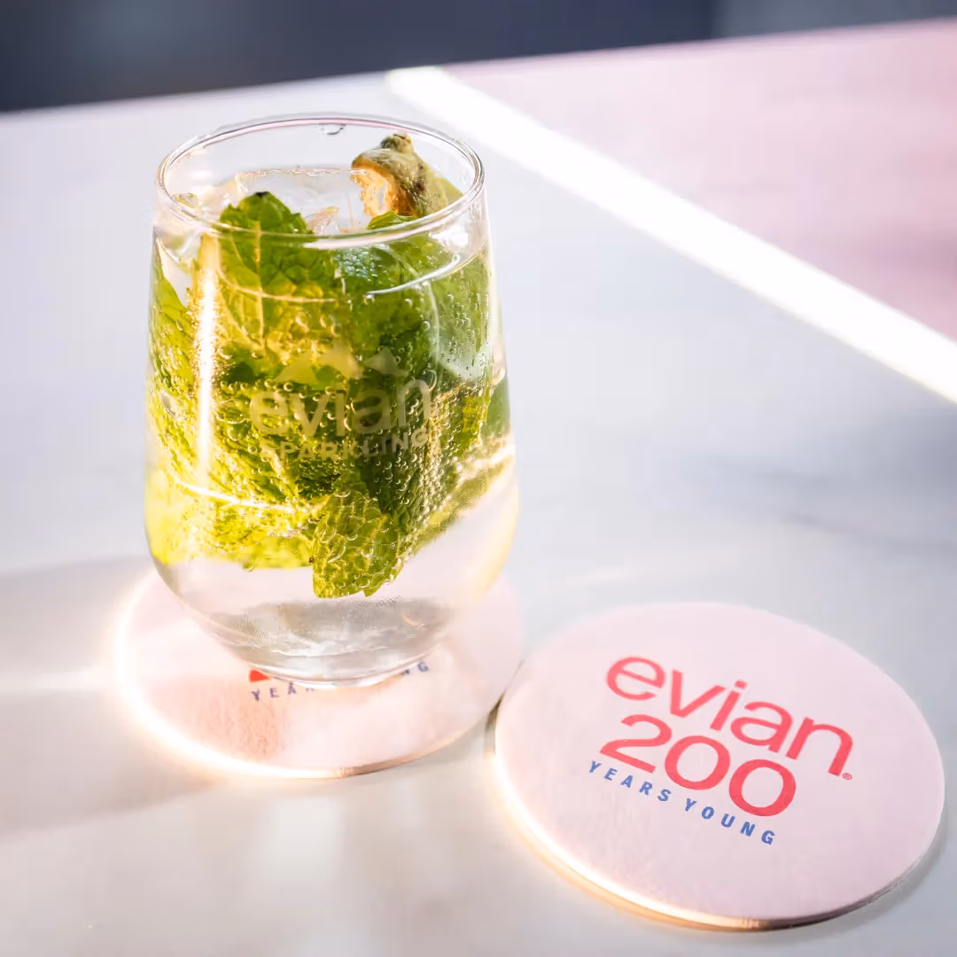 evian 200周年ダイニングイベントの様子