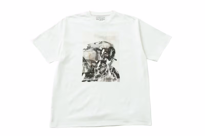 Motorcycle photo graphic on the white short-sleeve top