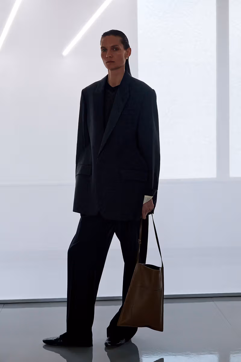 Phoebe Philo Collection F — ภาพประกอบบทความ