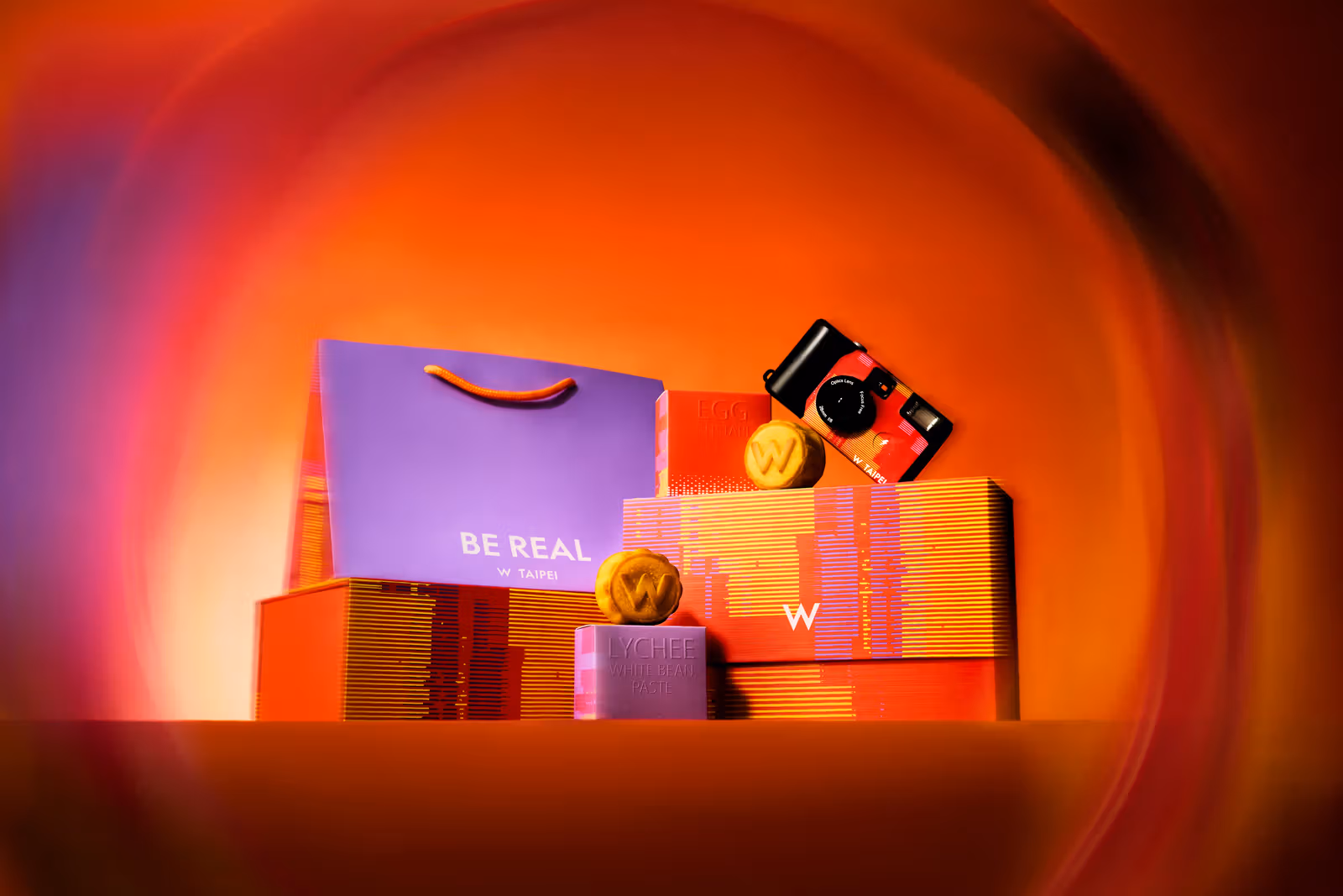 W Taipei BE REAL — ภาพชุดของขวัญ