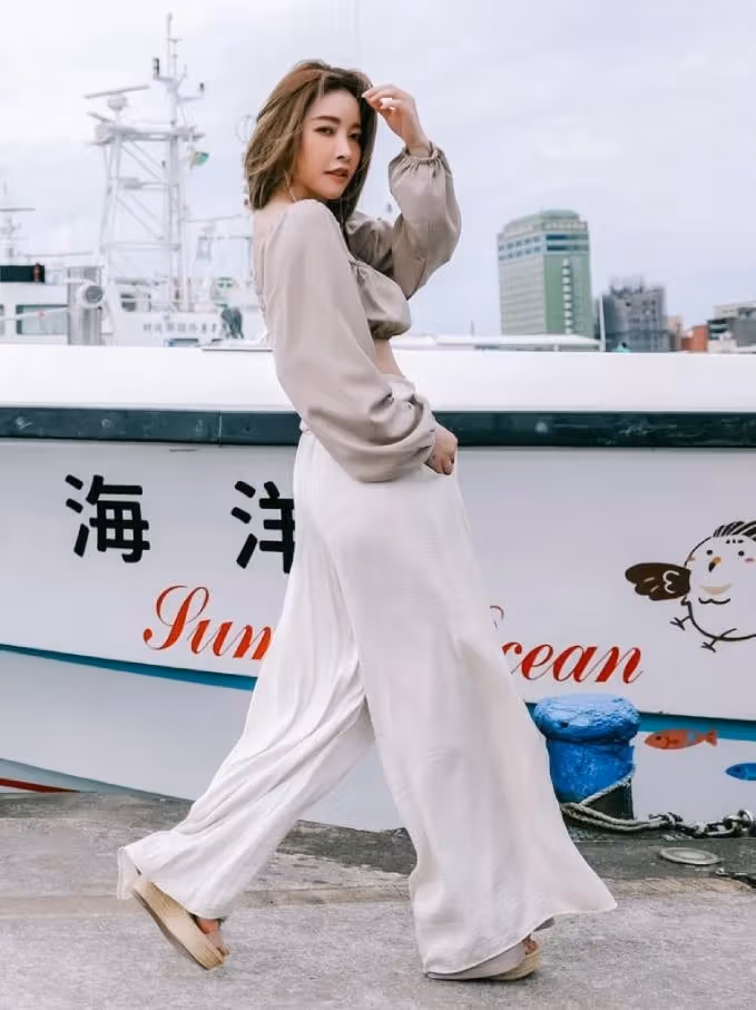 สไตล์ไลท์สูทของ Sharon Hsu