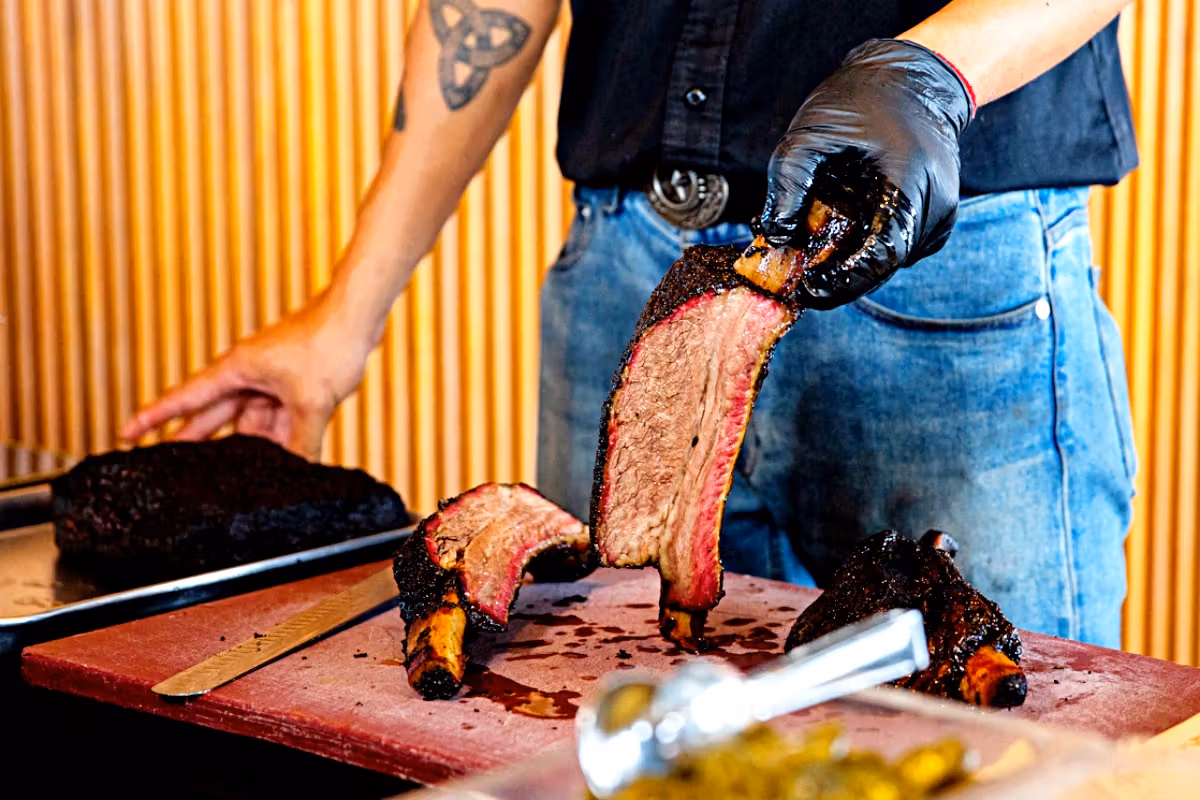 Smokin’ BBQ DINO RIB ซี่โครงเนื้อติดกระดูก