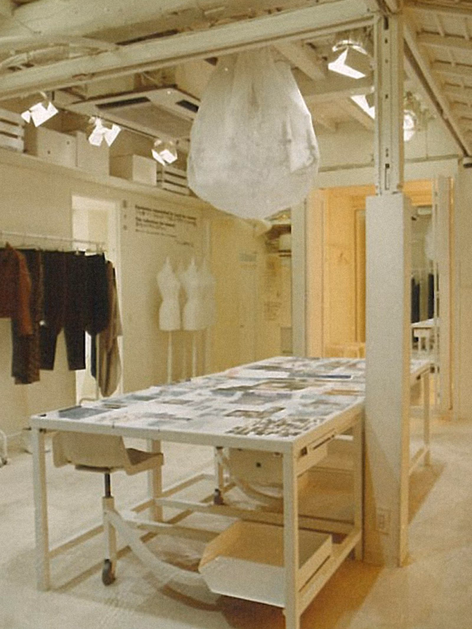 พื้นที่ในร้านของ Maison Margiela ในเอกสารสาธารณะ