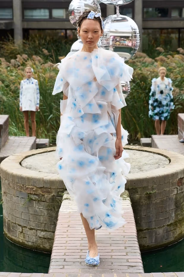 Susan Fang light color clothing style