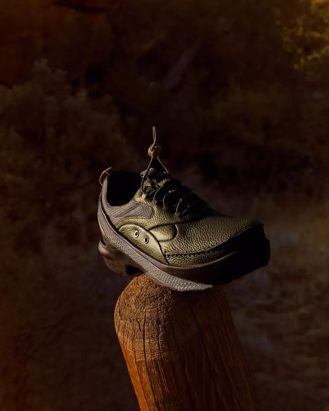 Kiko Kostadinov × Crocs VAALS 10月20日发售：皮革、网布与TPU饰带，重读Crocs文件