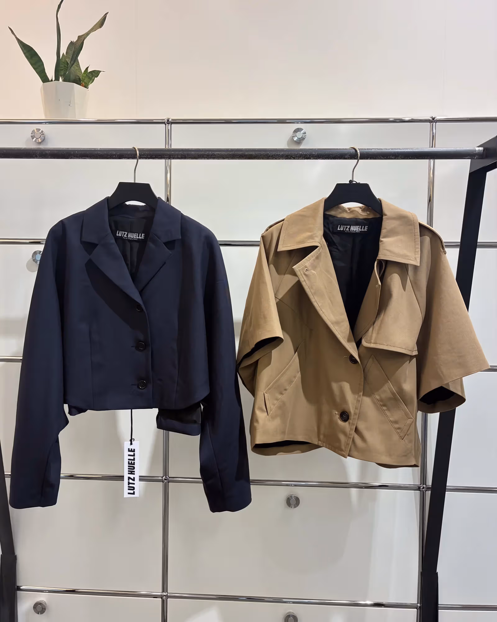 短版外套与风衣造型的展示