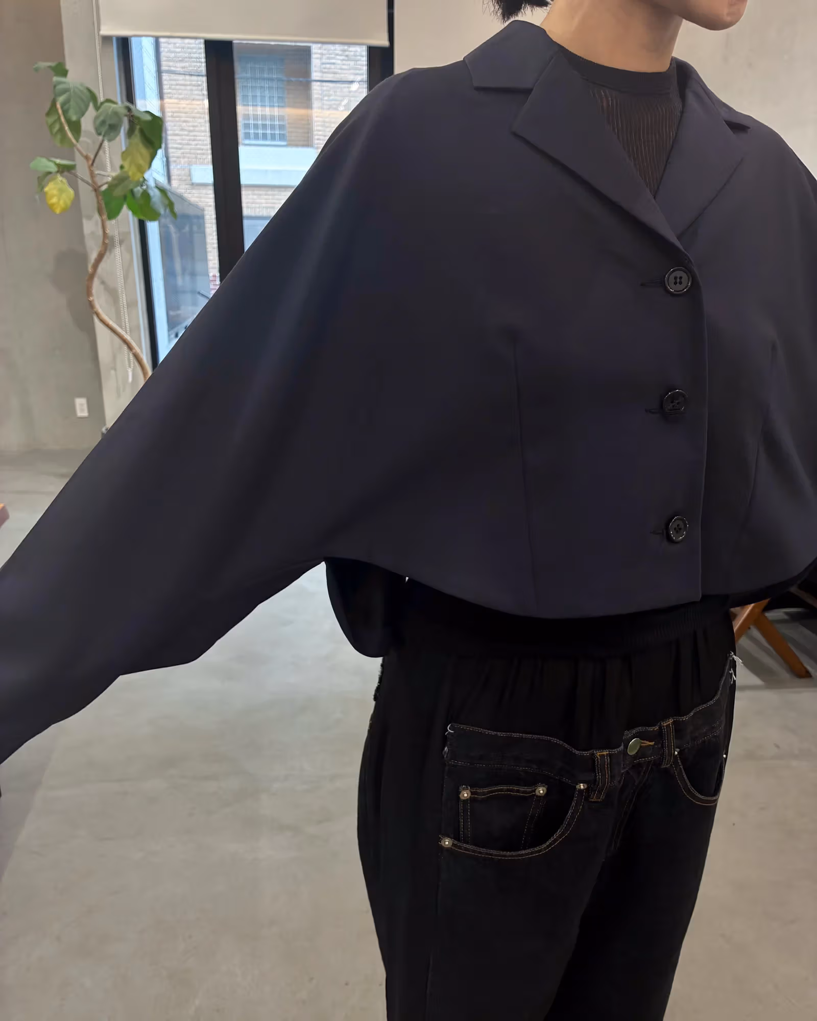 深色外套的袖部与衣身结构