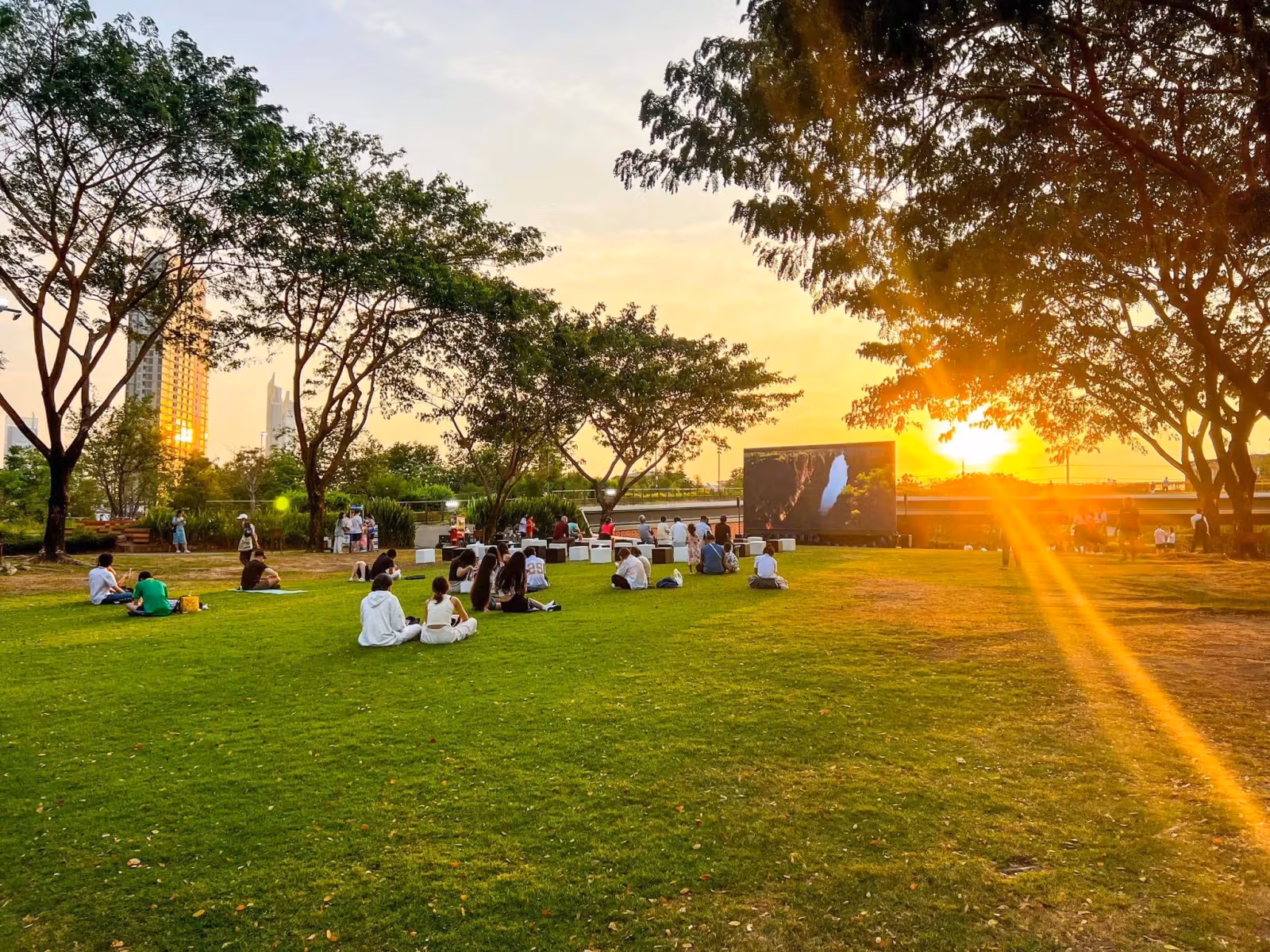 ภาพกิจกรรมบนสนามอุทยาน 100 ปี