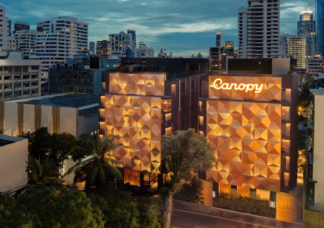 Canopy Bangkok Sukhumvit：AvroKOの公共空間と174室、街を知るホテル