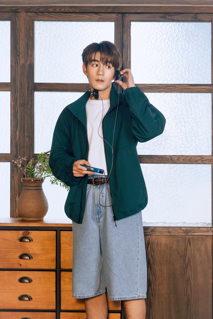 เลือกเสื้อคลุมจาก UNIQLO OUTER 100 อย่างไร? ดูทรงสั้น ฟลีซ และเลเยอร์ผ่านลุค Jeffrey Ngai