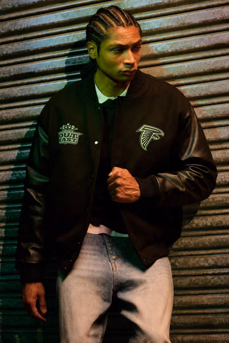 นายแบบใส่แจ็กเก็ตดำ OutKast กับ Falcons