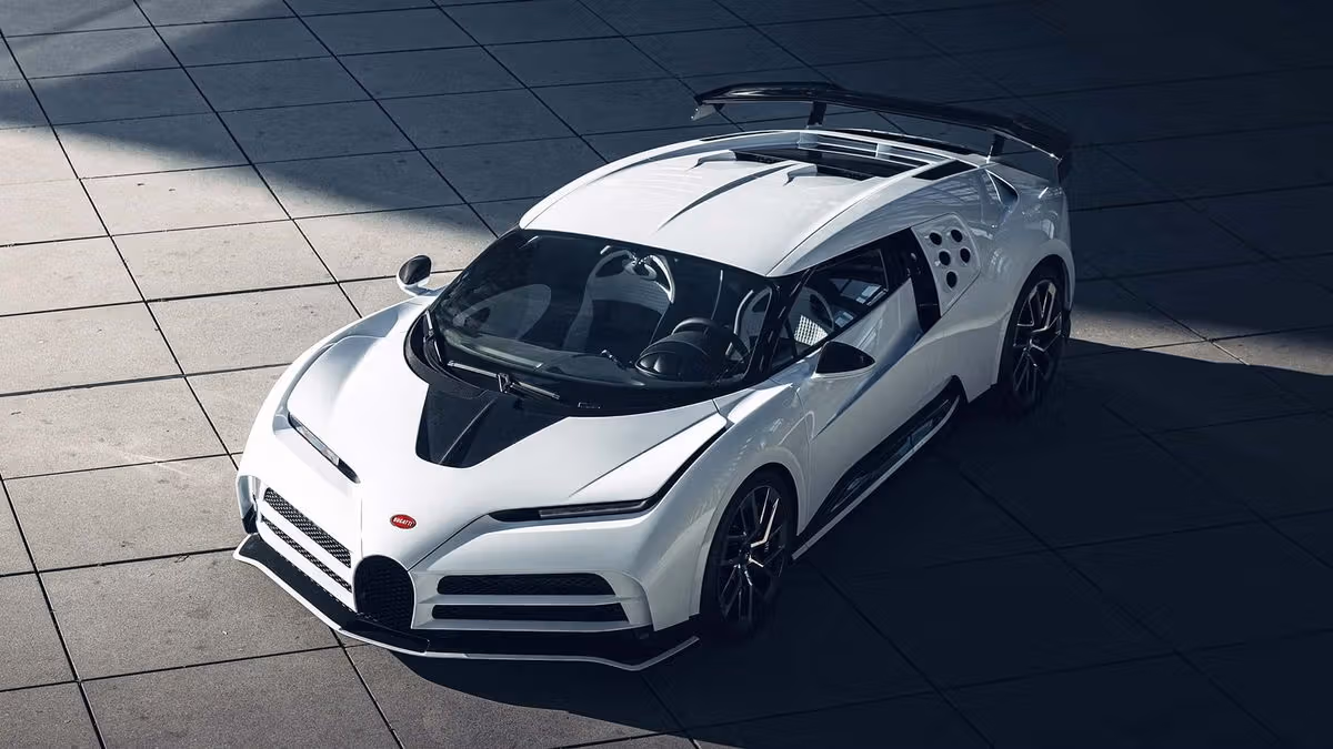 ภาพผลิตภัณฑ์ Bugatti Centodieci ช่องวงกลมห้าช่องด้านข้างเชื่อมกับ EB110