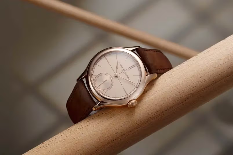 Laurent Ferrier Classic Origin Beige: red gold and beige leave room for reading time
