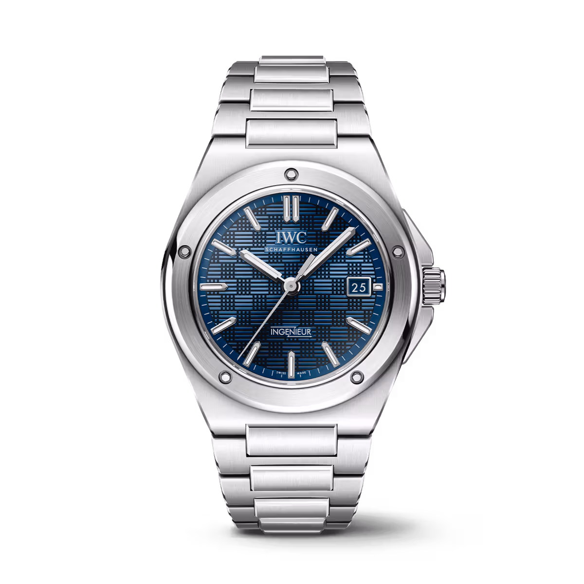 Ingenieur Automatic 40 IW328907 creates continuity through steel case, bracelet and blue dial.