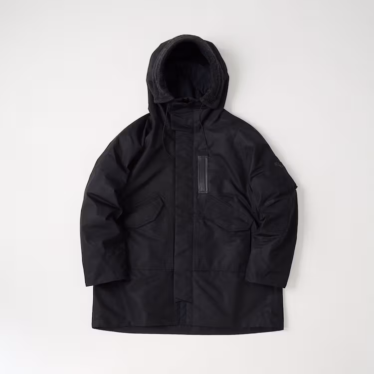 ด้านหน้า WINDSTOPPER HOODED COAT สีดำ