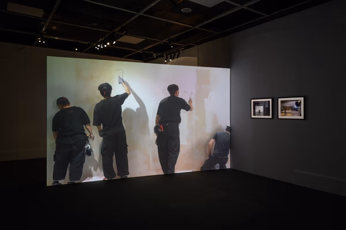 설치 과정을 앞으로 가져온 Wang Young-Hsiang의 Gallery Profiling.