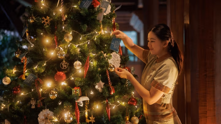Four Seasons Chiang Mai hangs local cotton on its Christmas tree: Weave the Joy links craft and festive tables