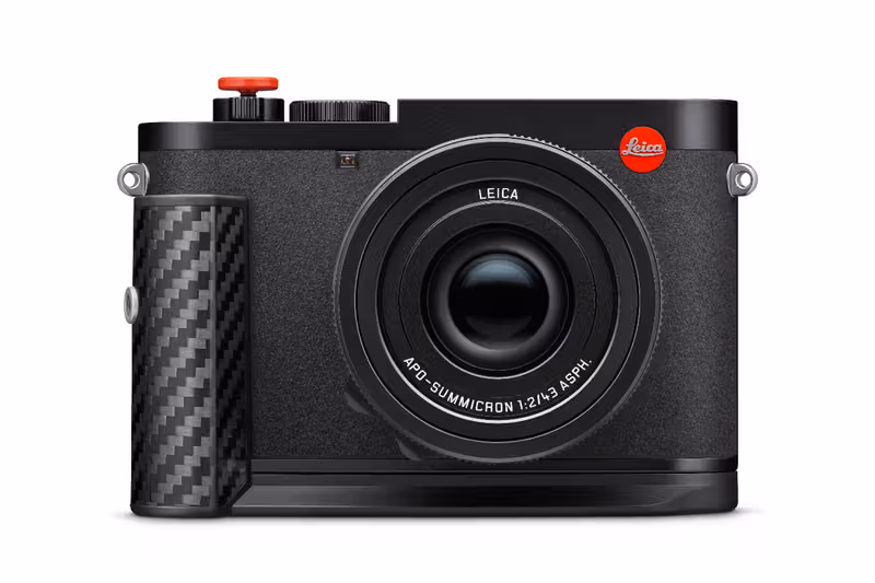 Leica Q3 43 Formula 1 Edition: กริปคาร์บอนราคา 9,950 ดอลลาร์ กับเลนส์ 43mm ที่เชื่อมวัฒนธรรมแข่งรถ
