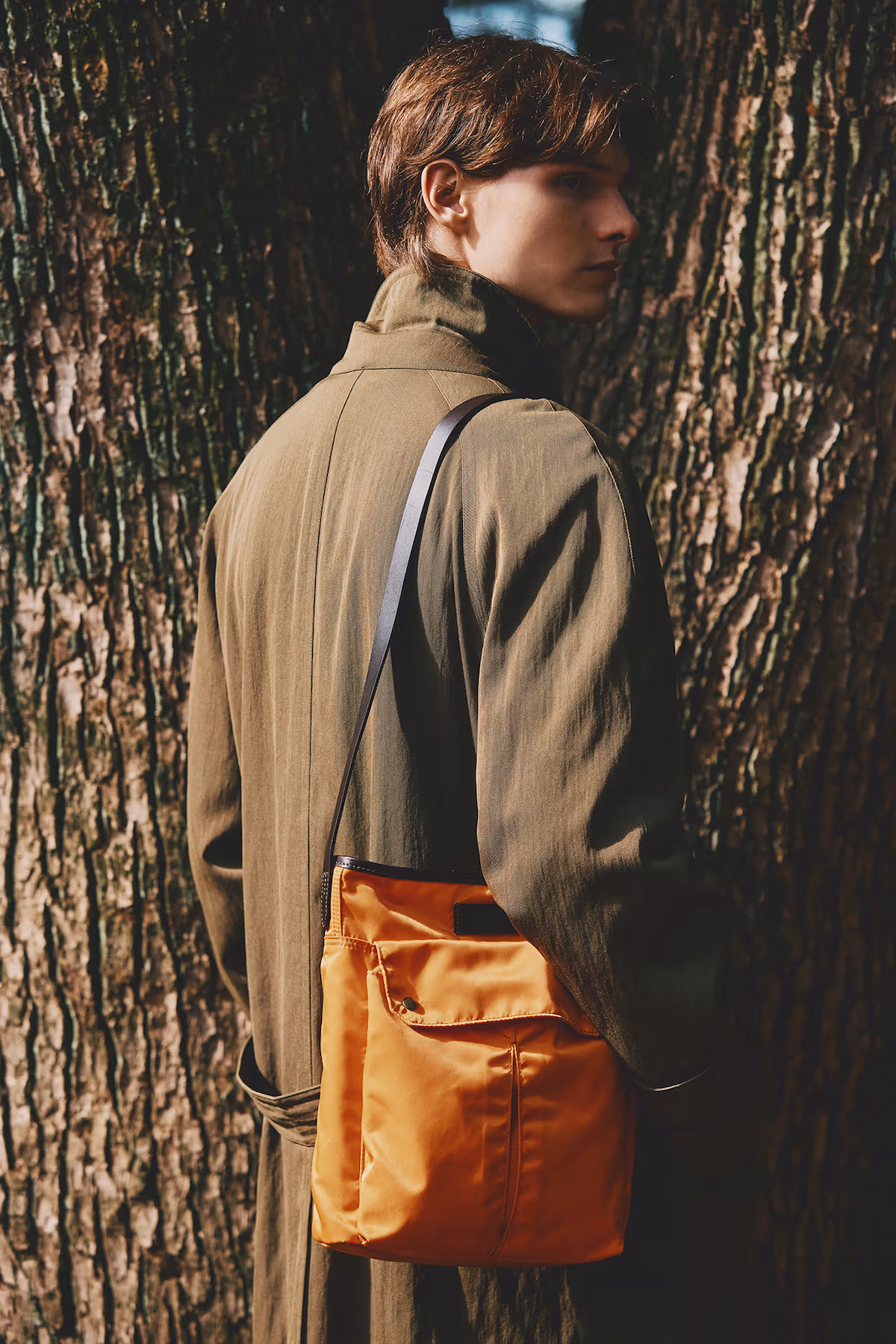 Orange Frontiera shoulder bag campaign